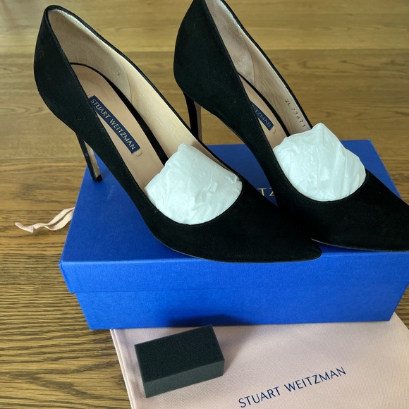 Stuart Weitzman Black Suede Pumps, Size 38.5 - Picture 2 of 12
